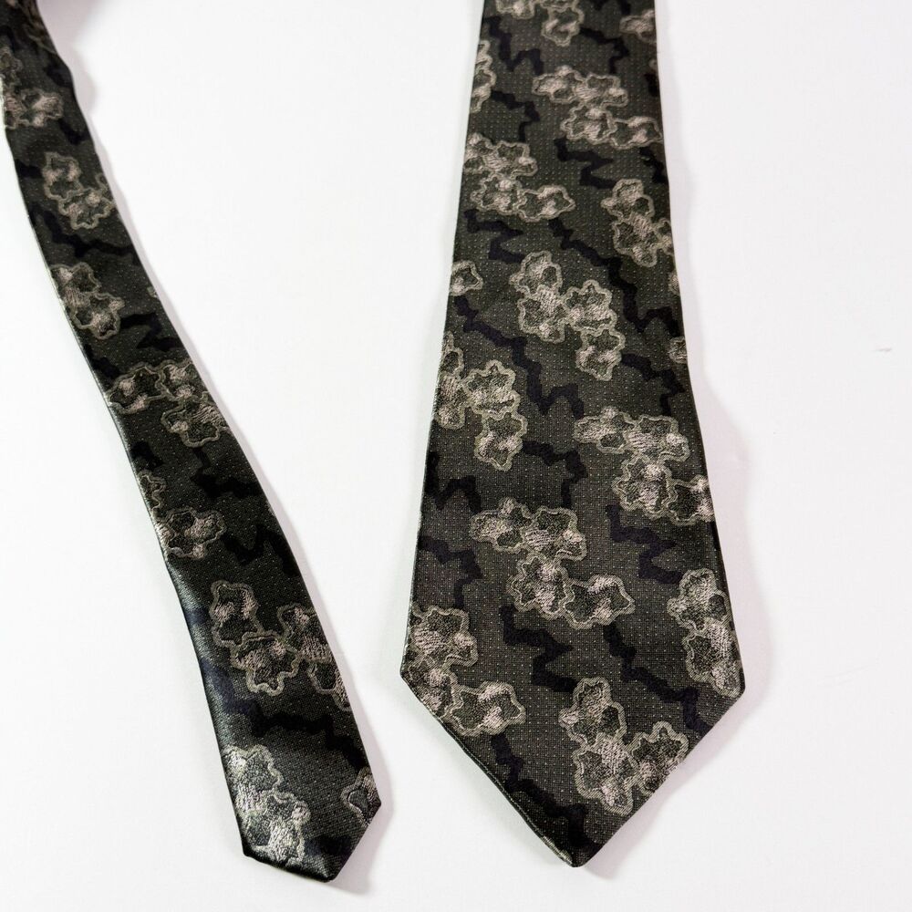 Standard Tie | Guy Laroche Couture | All Silk | Gray Black Pewter